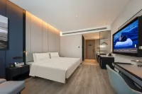 慈溪杭州灣新區吉利吉好商業廣場亞朵酒店 鄰近精靈城自然探索樂園（世紀金源購物中心店）的酒店