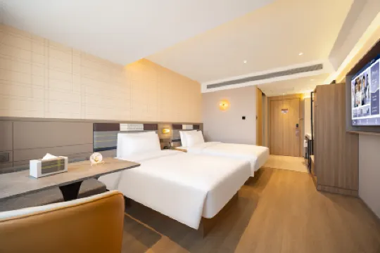 Home Inn Selected Hotel (Harbin Station Metro Branch) Отели рядом с достопримечательностью «Revolution Leader Memorial»