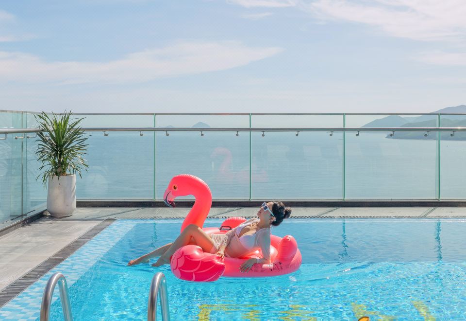 파나마 나트랑 호텔의 깔끔하고 넓은 로비 공간 이미지