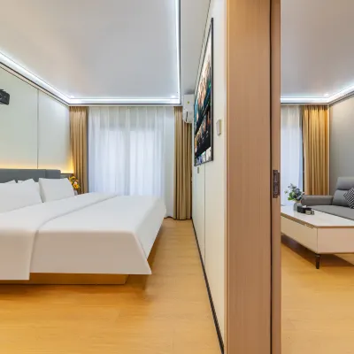 Tingfeng Hotel (Guangzhou Junming Happy World) Hotels near Yongningbei Railway Station