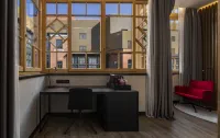 Radisson RED Tbilisi - balcone