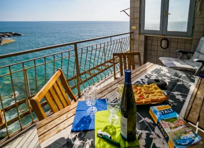 Unda de Ma Apartment with AC and Sea View Balcony
