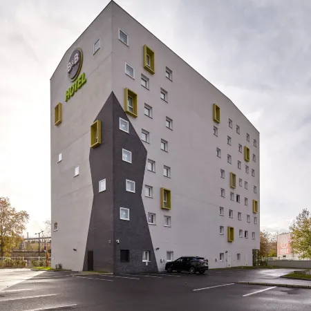 B&B Hôtel Nanterre Rueil-Malmaison Отели в г. Нантер