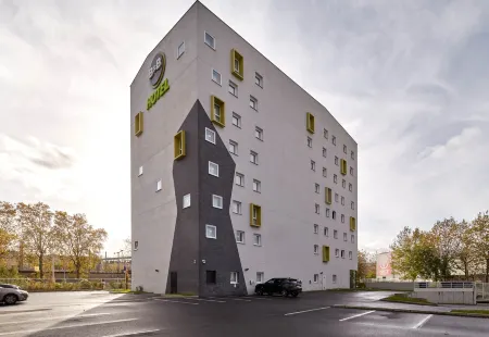 B&B Hôtel Nanterre Rueil-Malmaison Отели в г. Карьер-Сюр-Сена