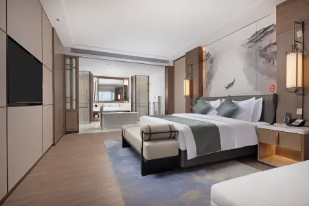 Huai'an XiaoHu International Hotel