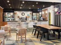 B&B Hotel Cergy Port 4 étoiles バルドアーズのホテル