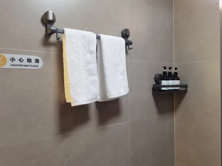 Kunming Dianchi Lake West Bank Yilinju (Xishan Scenic Area) Отели рядом с достопримечательностью «CPC Yunnan Provincial Committee Party School»