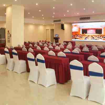 Jingfang E-Sports Hotel (Liaobu Bus East Station) Fitness & Recreational Facilities