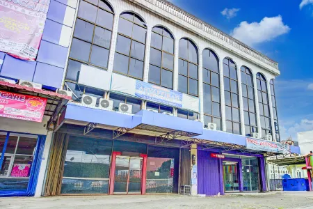 Hotel O Asyaffirah Near Masjid Raya Al Mashun SM Raja Medan Отели рядом с достопримечательностью «Maimoon Palace»