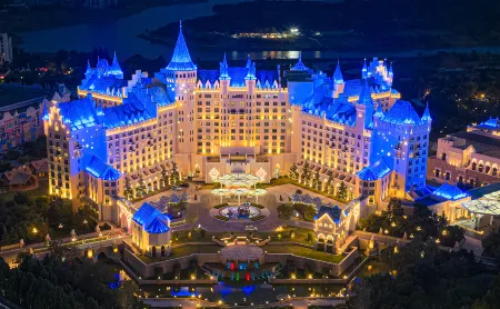 Zhengzhou Yinji Ice and Snow Hotel Отели в г. Синьми