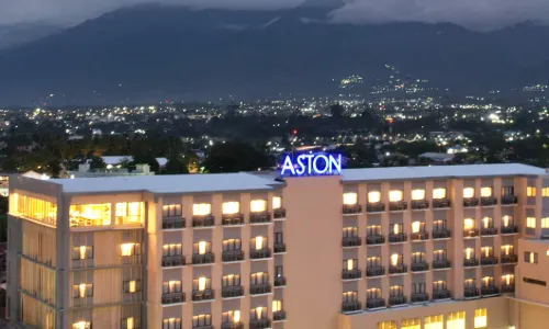 Aston Palu Hotel & Conference Center