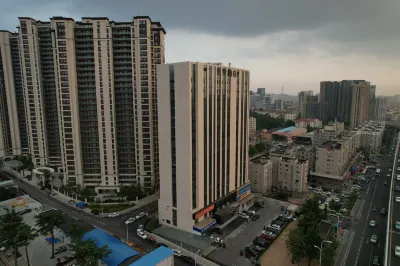 Qingdao Quanyi Homestay (Xinduxin Qingjiang Road Subway Station) Hotel in zona Qingdao Beilingshan Forest Park