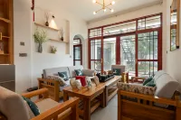 "Bai Nostalgia Courtyard @ Erhai Caicun Pier"
