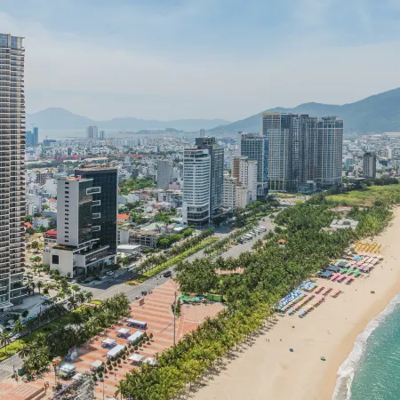 Wyndham Soleil Danang - Free Schedule Airport Shuttle