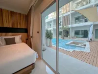 SEAQUEEN The Pool ,Koh Samed