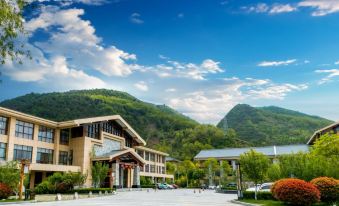 Tianshui Maiji Mountain Hot Spring Tourism Hotel