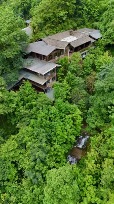 Youdao Mountain House · Xinyin Forest Hot Spring Homestay (Shangyuan Ancient Path Branch) Hotel in zona Zhaogong Mountain