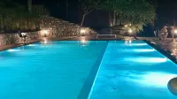 Heart of the Mountains · Mount Fanjing Homestay - Pools