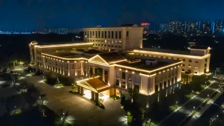 Suqian International Hotel Отели рядом с достопримечательностью «Suqian University»