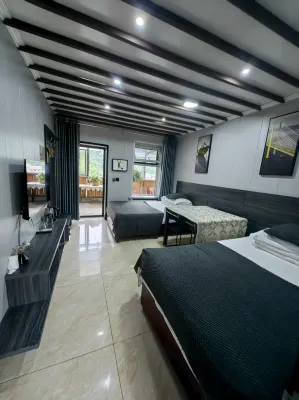 Bie Shu Yi Ge Hot Spring Homestay‌ 녹석곡(뤼스구) 주변 호텔