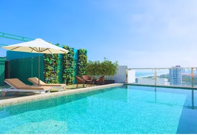 Palazzo Luxury Hotel & Bistro - Central My Khe Beach Walking Street