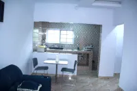 Spacious Comfort Stay 아만프롬 CPC 공원 주변 호텔