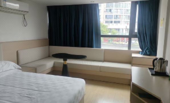 Yongkang Yihang Business Hotel (Zhiying Square)