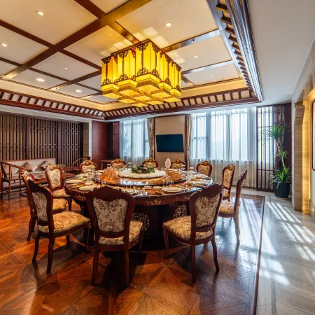 Donghai Junlan Hot Spring Hotel