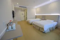 England Hotel (Rongchang Stadium Branch) Hotels near Rongchangbei Railway Station