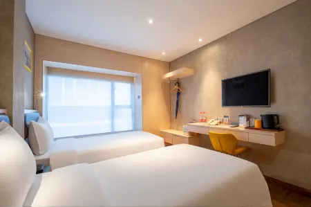 I Fu Hotel Отели рядом с достопримечательностью «Либвинский Дом»