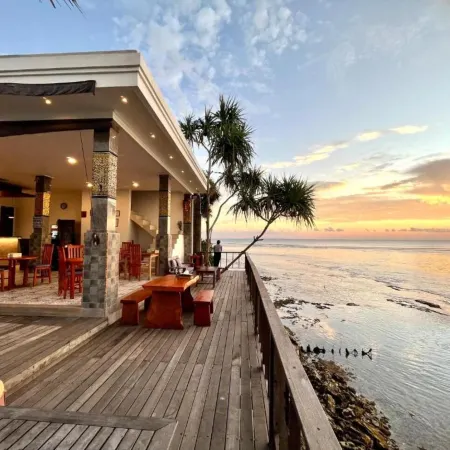 Nusa Veranda Sunset Villas & Restaurant Отели рядом с достопримечательностью «Голубая лагуна»