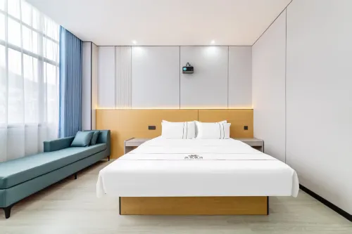 Hyatt Hotel (Fukawa Komeito Pedestrian Street Branch)