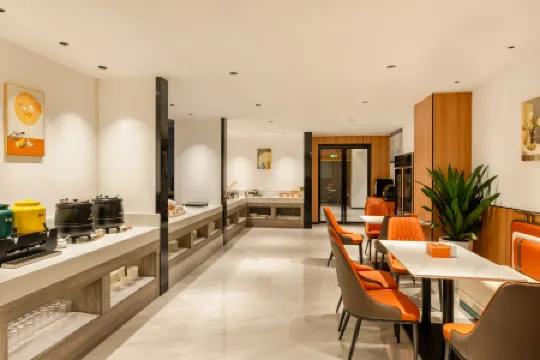 Fengya Jiyue Smart Hotel (Luocheng Chenglong Lake Park)