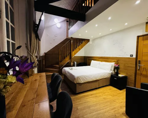 بيركلي أبارت هوتل Hotels near ستوك نوينغاتون