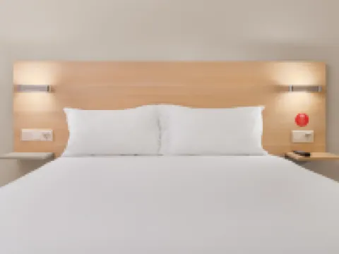 Moov Hotel Évora โรงแรมในแอวูรา