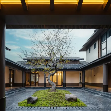 Park Inside Hotel (Yidu Yasi International Plaza)