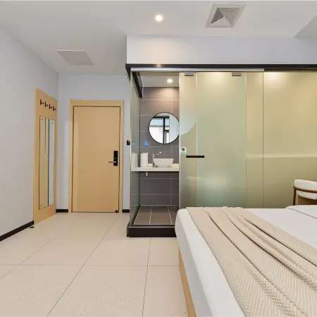 E-sports Hotel (Zunyi Club Site)