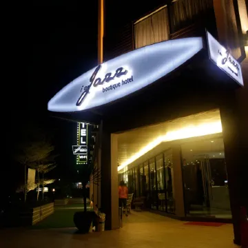 I am Jazz Hotel Отели в г. Масаи
