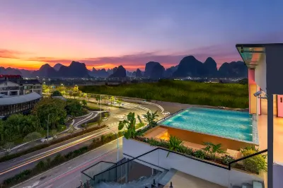 Floral Hotel·Biyuan Ting Luxury Homestay (Yangshuo Shili Gallery Yulong River Branch) Hotel di Yangshuo