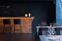 MoYe | Snow Mountain Cliff Hotel (Shangri-La Tiger Leaping Gorge Hotel) - bar