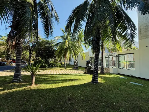 Huaman Hotel (Lingshui Clear Water Bay)
