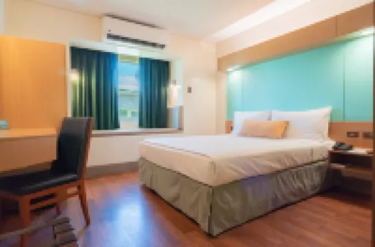 Microtel by Wyndham South Forbes Near Nuvali