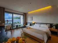 Lugu Lake Qingchen International Lake View Resort Manor (Daluoshui Pier Branch) Ninglang Yi Özerk İlçesi otelleri