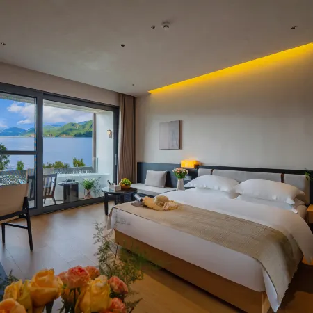 Lugu Lake Qingchen International Lake View Resort Manor (Daluoshui Pier Branch)