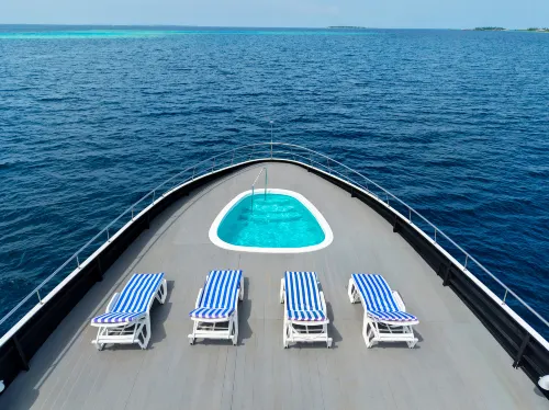 Ritrella Floating Hotel - بار