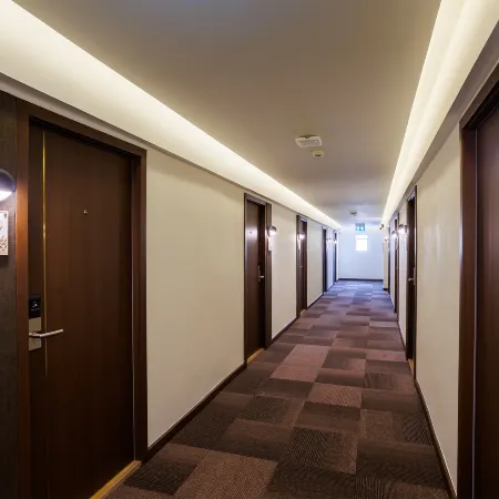 B2 Huai Khwang Boutique & Budget Hotel Отели рядом с достопримечательностью «Ратчада Сой 6»