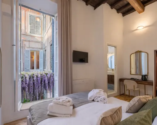 Amelie Suite Trevi Hotels near San Silvestro in Capite