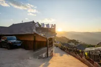 Muyu Guanshan Homestay (Jingmai Mountain Ancient Tea Forest Bajiaota Manghong Tea Ancestor Tree)