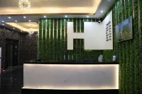 Heiyun E-Sports Hotel (Taishan Commercial City Pedestrian Street)