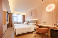 Nuanju Hotel (Fuhai Road Vanke Plaza Store)